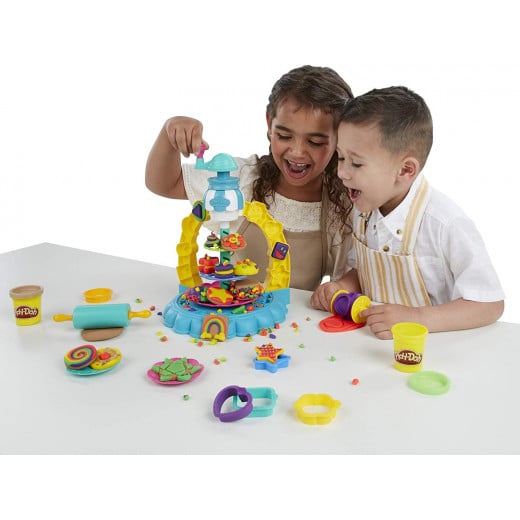 Play-Doh Kitchen Creations Sprinkle Cookie Surprise Play Food Set with 5 Non-Toxic Colors