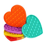 ألعاب تخفيف التوتر بمستشعرات الفقاعات المرحة بتصميم قلب بوب إت فيدجيت من شاكل & رور, ألوان عشوائية