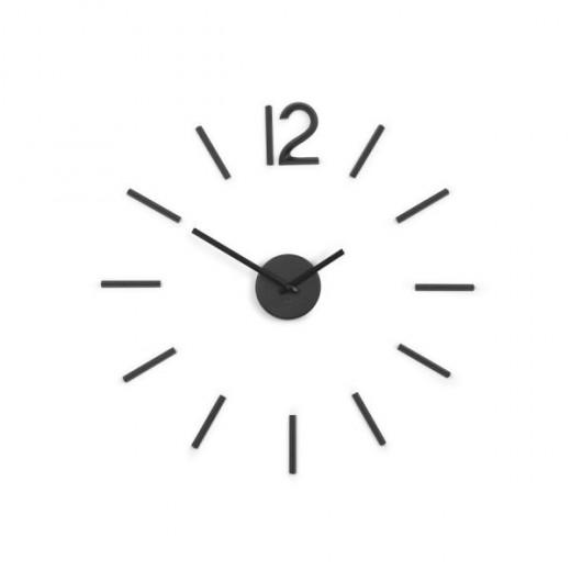 ساعة حائط بمؤشرات معدنية, باللون الأسود من أومبرا
