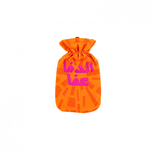 قربة ماء مع غطاء قماشي مزين بكلمة دفا باللون البرتقالي, 1700 مل