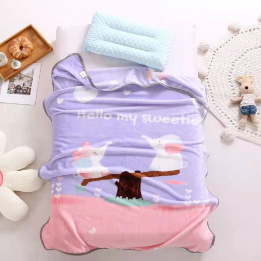 بطانية اطفال, هلو ماي سويتي, باللون البنفسجي والزهري , 138 × 65 سم