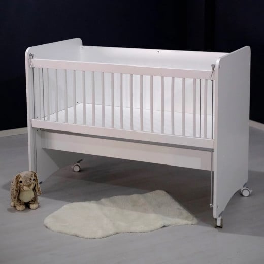 Babywhen Mother Side Crib with wheels White